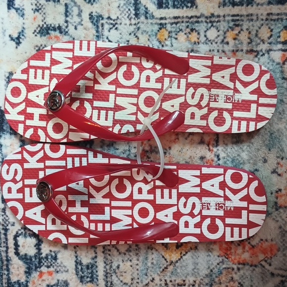 Michael Kors flip flops sz 8 red. - Picture 2 of 3